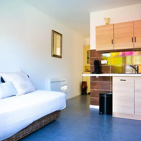 2-3 Personnes Piscine Partagee