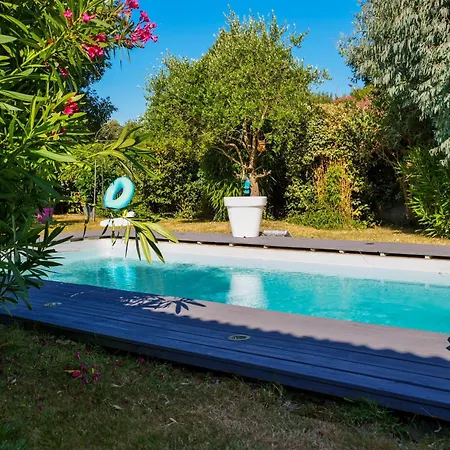 2-3 Personnes Piscine Partagee Apartment